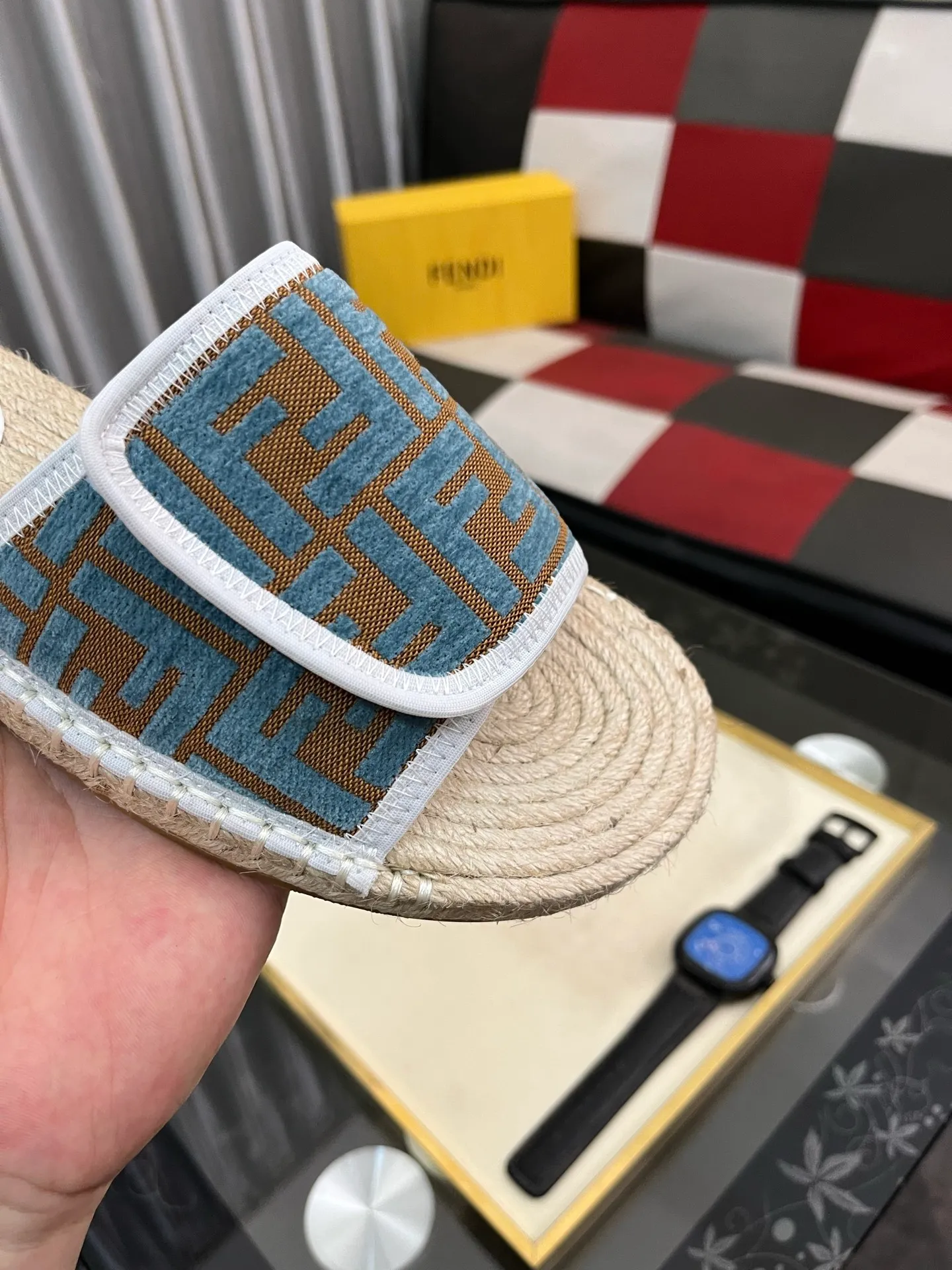 Men's shoes💰320⌚️⌚️[FENDI~Fendi slippers] High-end men's shoes brand official website 1:1 latest masterpiece: original mold customization, fabrics made of imported original materials, upgraded outsole, lighter, top quality in the market, simple and tasteful, a must-have for fashionistas, fashion is at your feet, full of confidence, the same style at the counter👍The season of summer slippers is here. Yardage: 38-44. Can be customized45.46.47